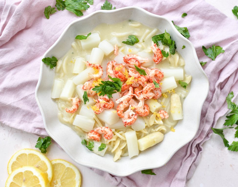 Romige pasta met asperges en rivierkreeftjes