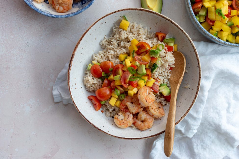 Rijst met garnalen en mangosalsa