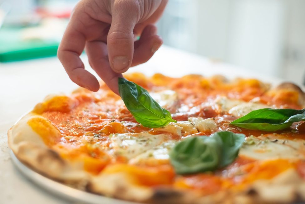 De kunst van een ontspannen pizza-avond thuis